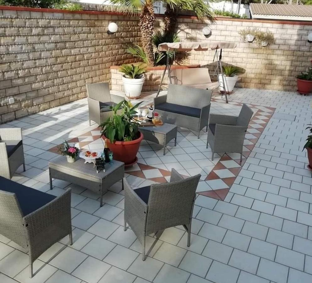 Dolcesosta B&B Marina Di Pulsano Екстер'єр фото